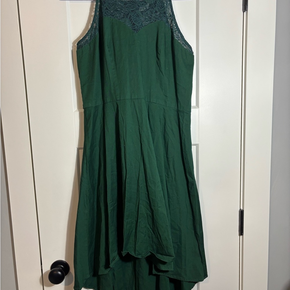 Dress Tells Emerald Green Sleeveless Dress Lace Details w/ a Low-High Hemline